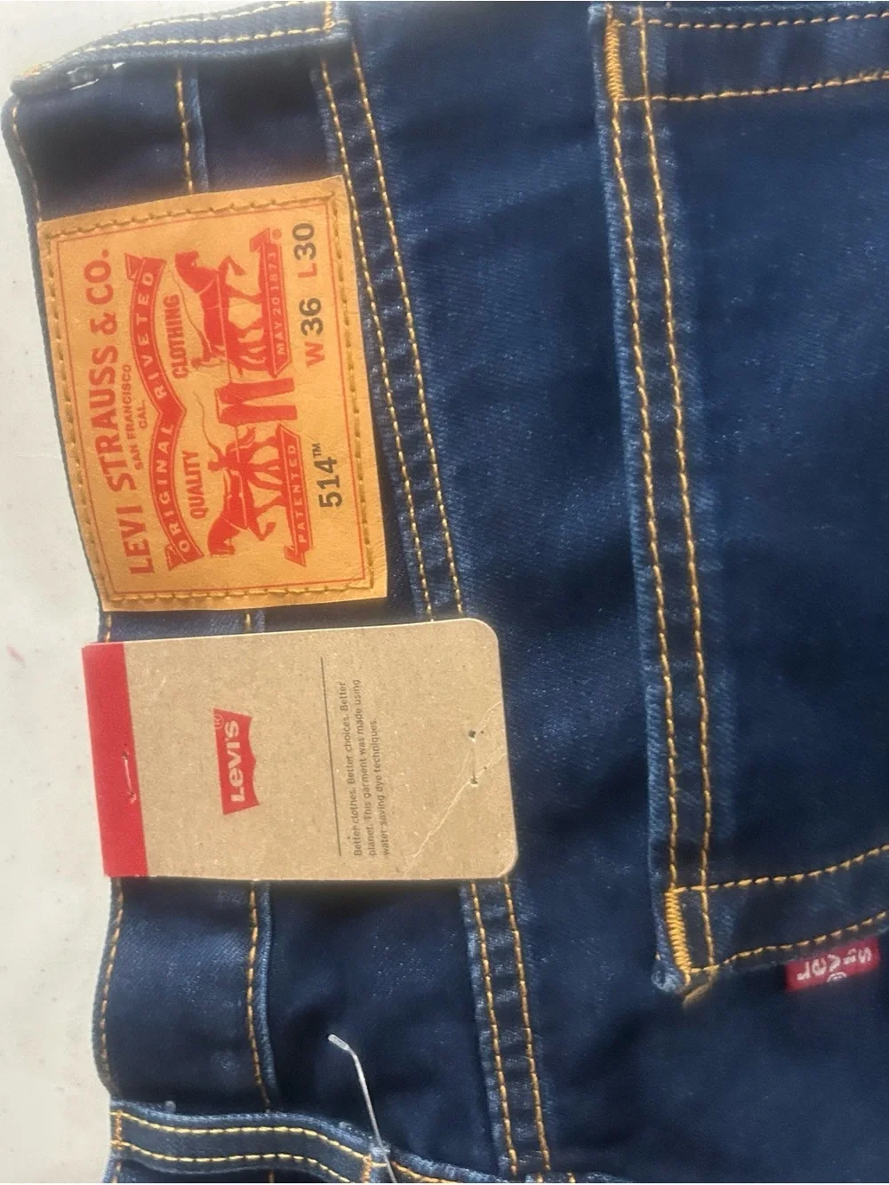 Levi's 514 36x30 Dark Blue Jeans with Gold Stitching
